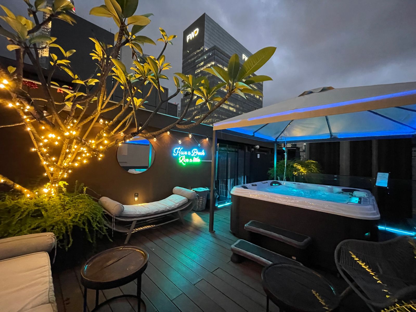 Outdoor Jacuzzi of Hotel NuVe Elements, a boutique hotel Singapore